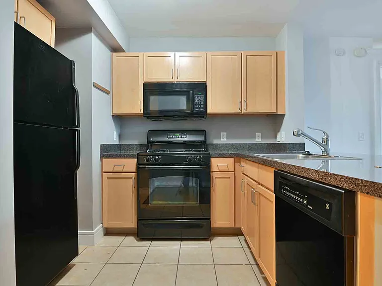 800 4th St SW #N411 — Photo 5