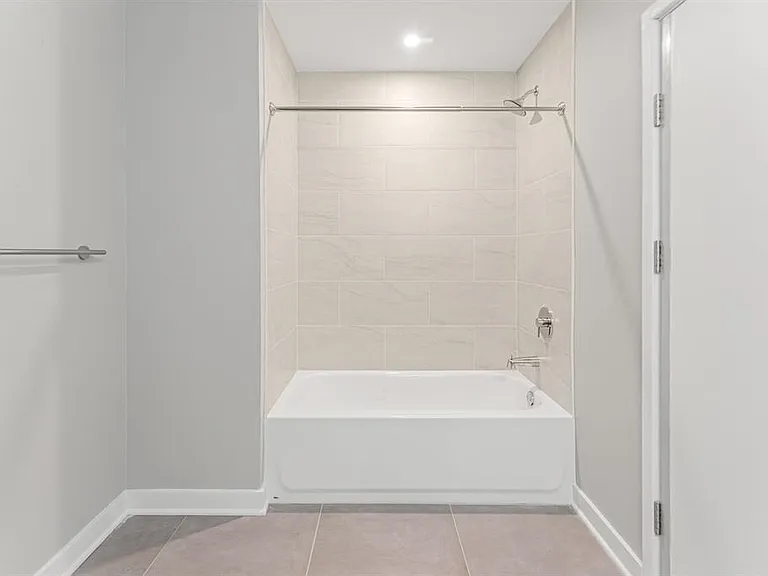 475 Communipaw Ave #401 — Photo 14