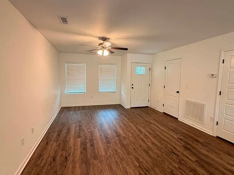 211 S Galena Ave — Photo 3