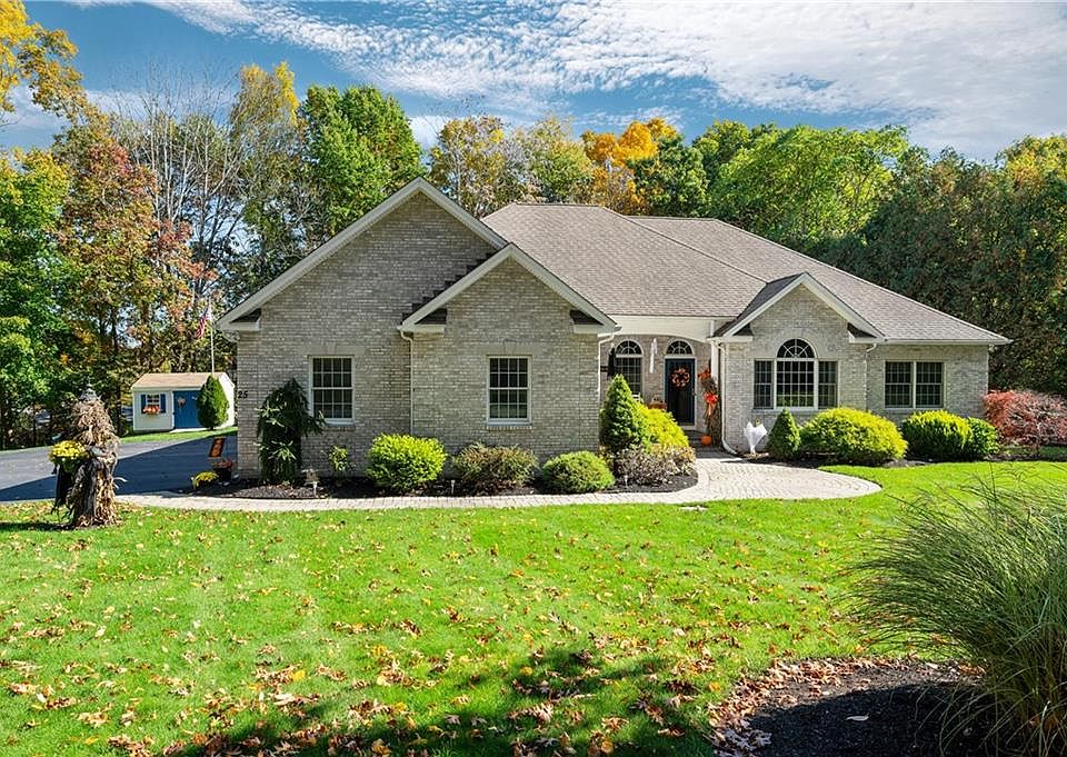 25 Hillside Rd Cumberland RI Zillow