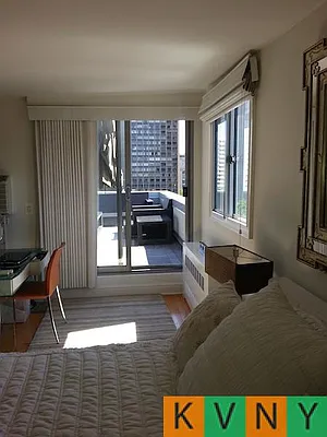 Rented by KVNY Soho | media 19