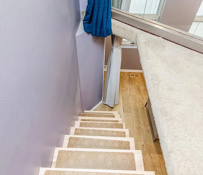1037 W Dickens Ave — Photo 24