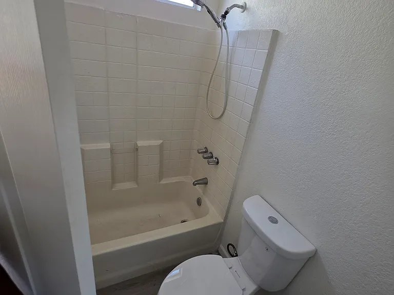 7915 Juniper Ave — Photo 9