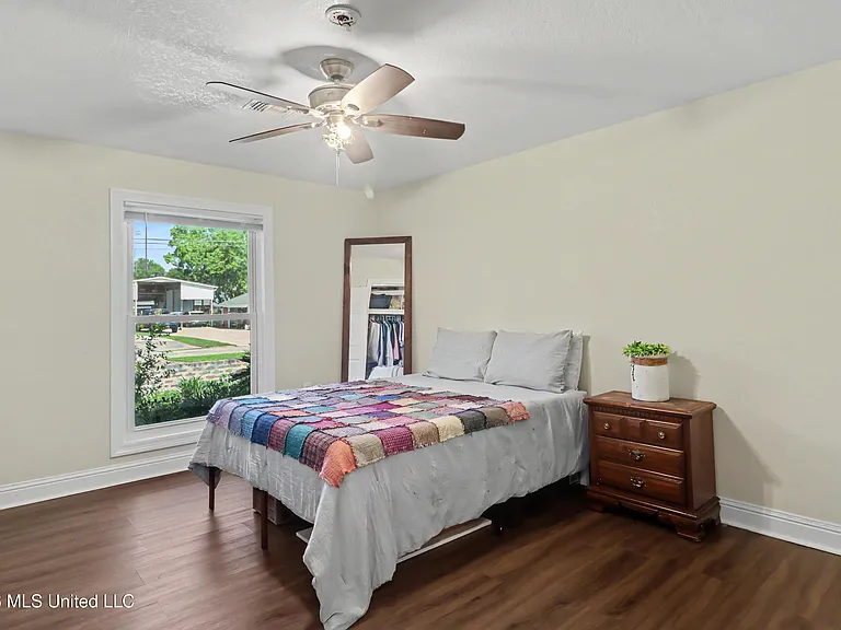 412 Woodland Park Dr — Photo 14