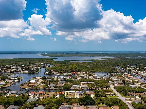 3rd image of 4113 Flamingo Blvd