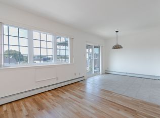 20-01 Hazen St #4, East Elmhurst, NY 11370