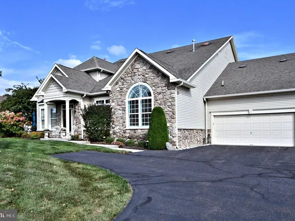 159 Willow Dr, Newtown, PA 18940