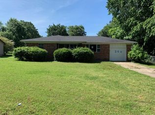 300 SW 5th St, Muldrow, OK 74948
