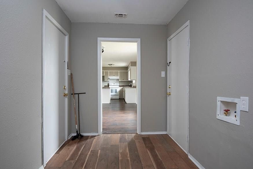 1st image of 1709 Horseshoe Cir