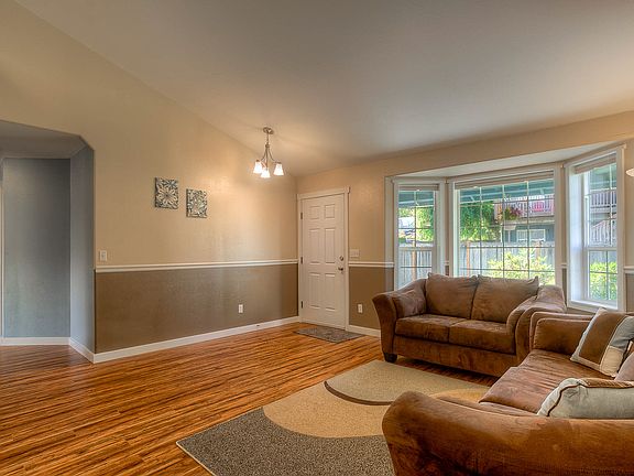 4th image of 14027 80th Avenue Ct E