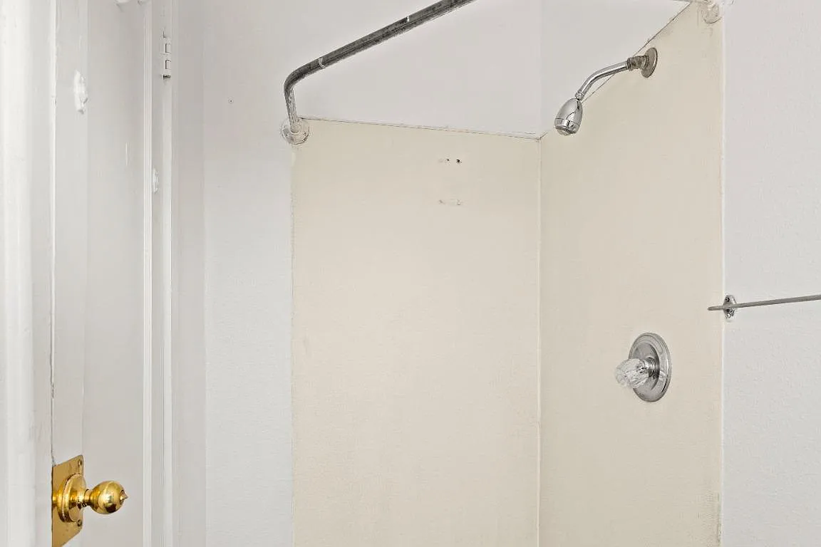 1323 Monterey Ave - 6 — Photo 3