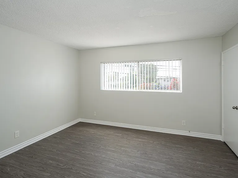 Spacious bedroom!