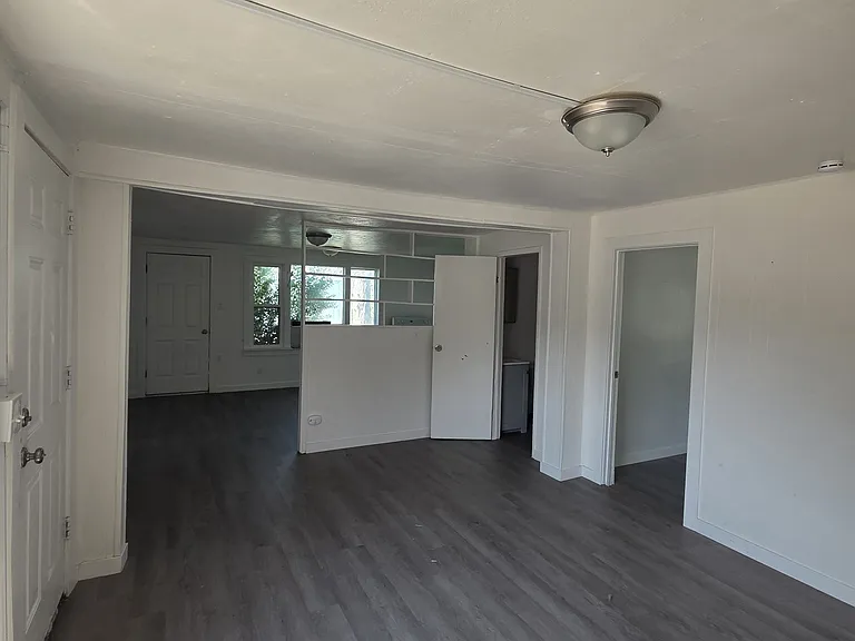 505 E 44th St #22 — Photo 3