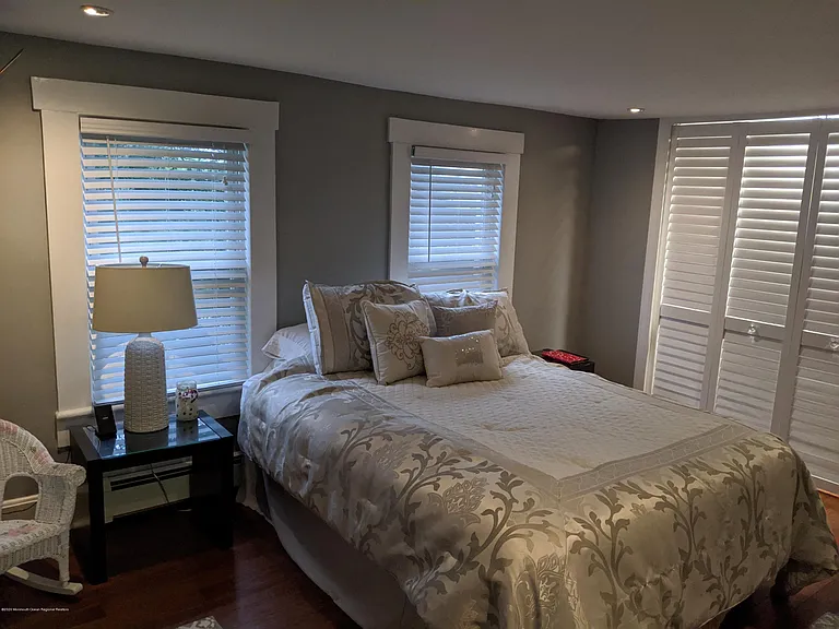 1121 Bay Ave — Photo 16