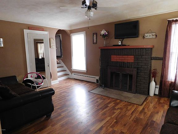 2nd image of 211 McKinley Ave N