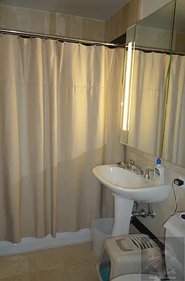 Rented by New York Residence | media 27