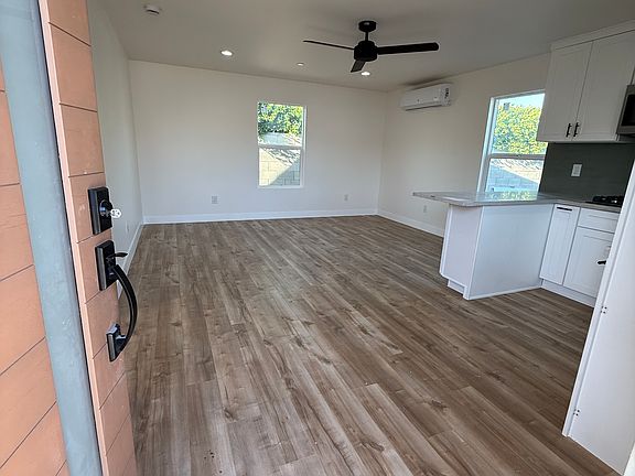 2nd image of 4925 E San Rafael St
