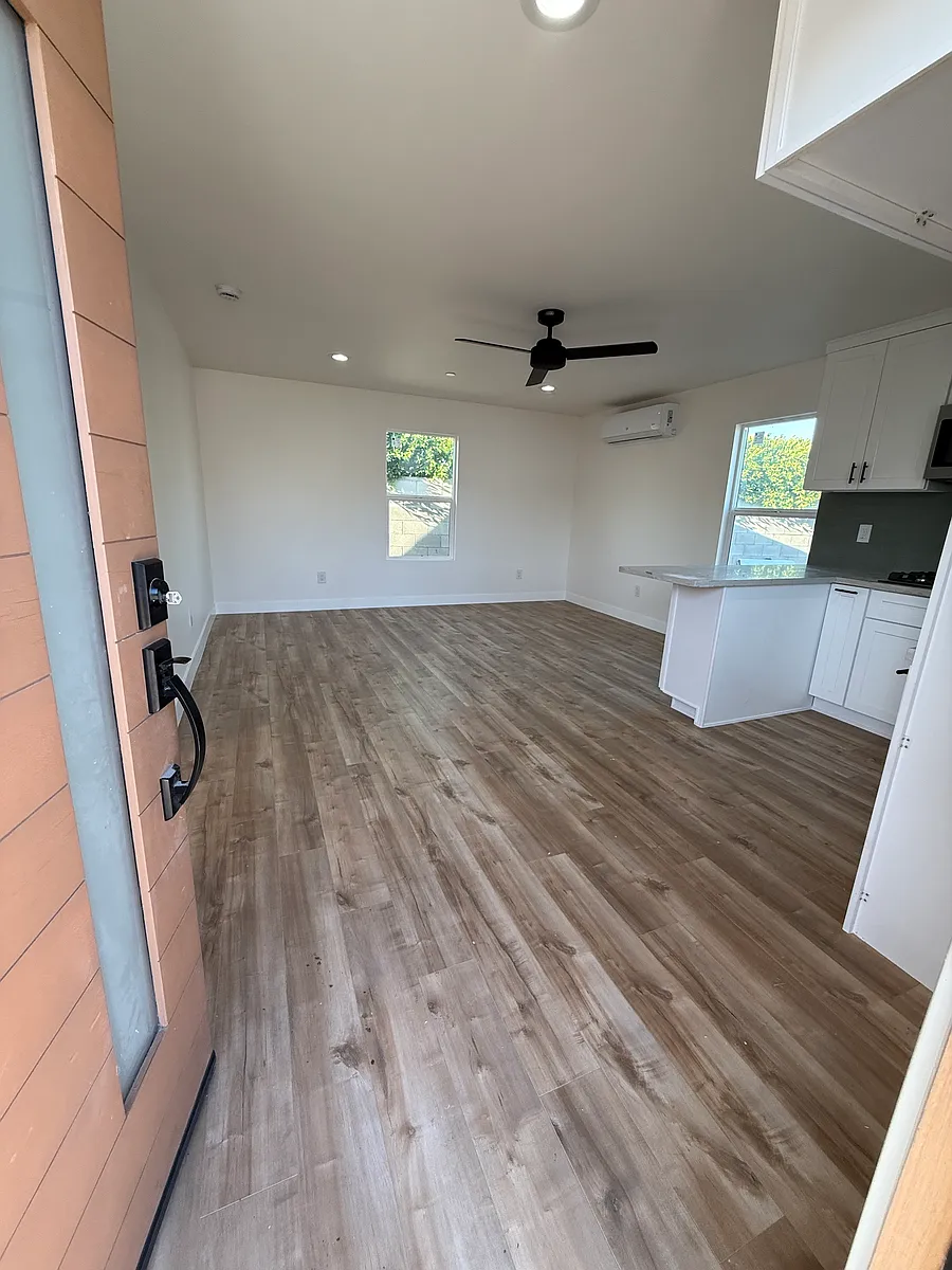 Building Photo - 4925 E San Rafael St