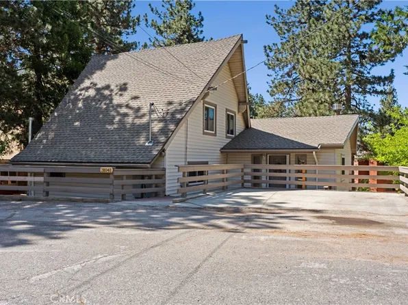 31041 Wild Oak Dr, Running Springs, CA 92382