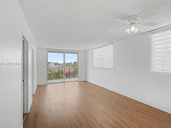 4th image of 12590 NE 16th Ave APT 402