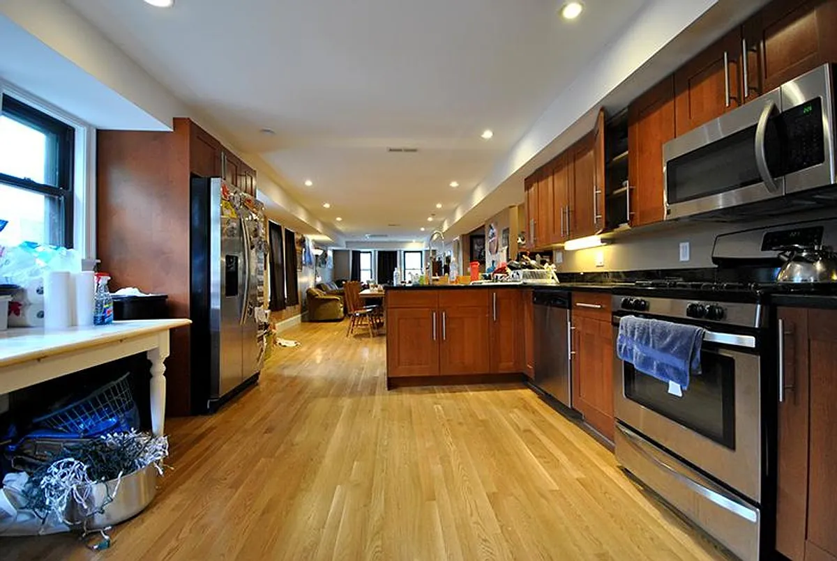 Building Photo - 29 Woodstock Ave #2
