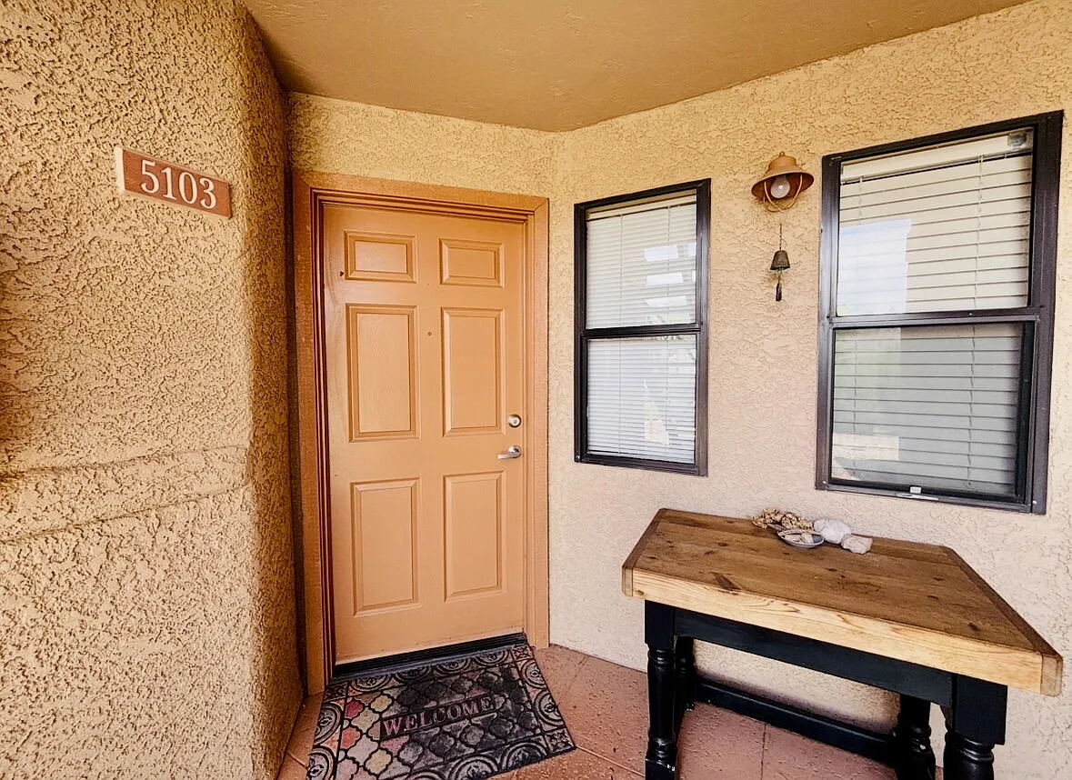 2 bed, 2.0 bath, 1004 sqft, $1,595 — Photo 3