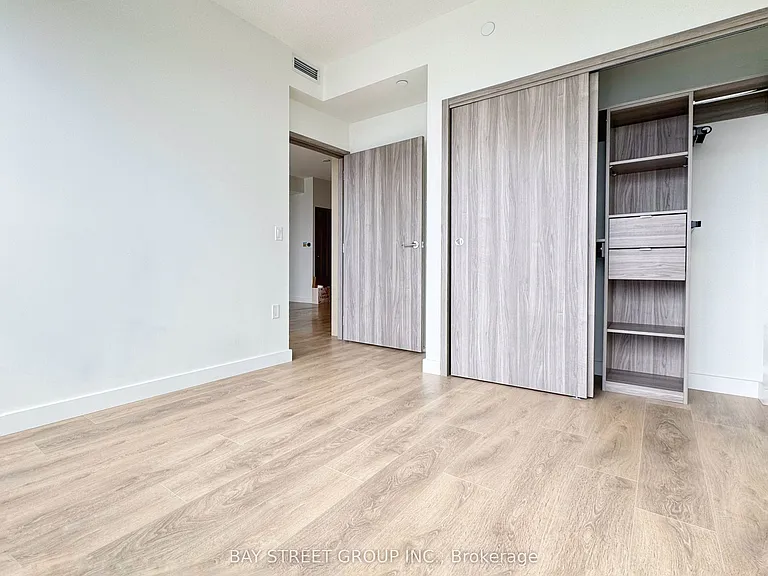 85 McMahon Dr #3605 — Photo 6