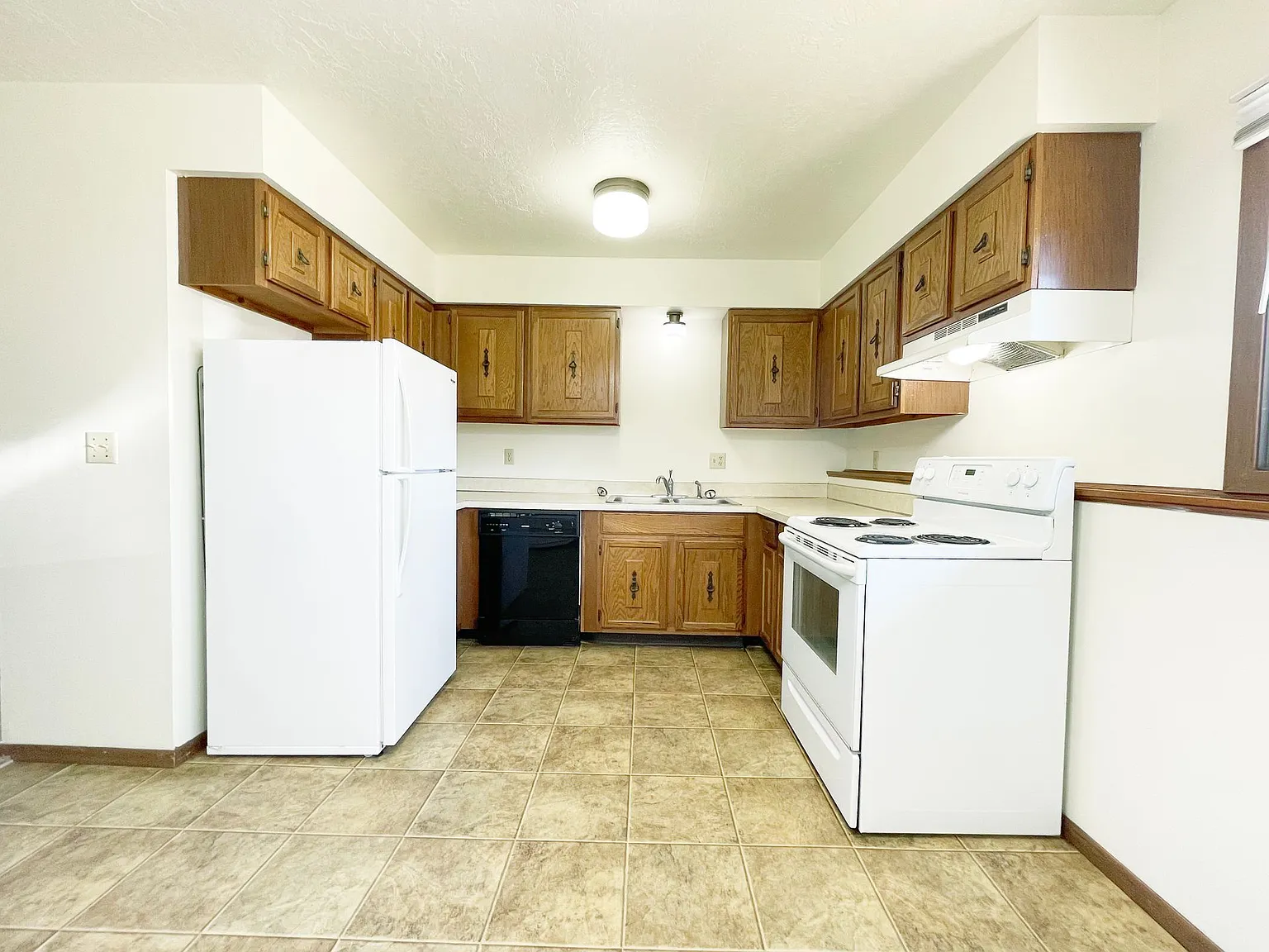 2805 7th Street SW Apartments - Just East of Dakota Square Mall — Photo 2