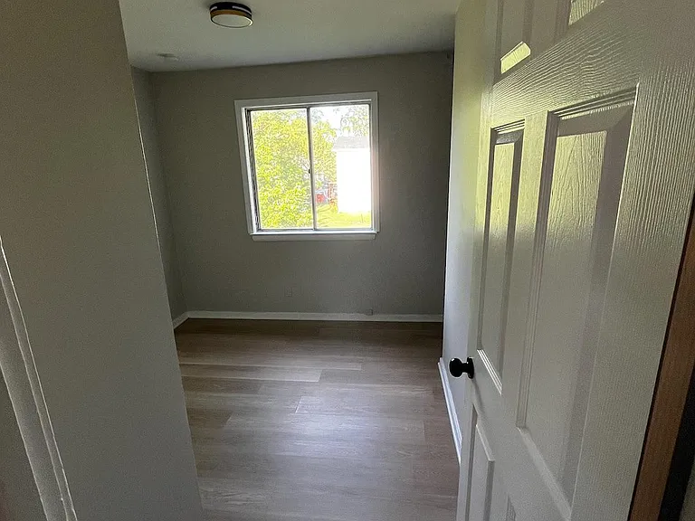 32105 Genessee St — Photo 20
