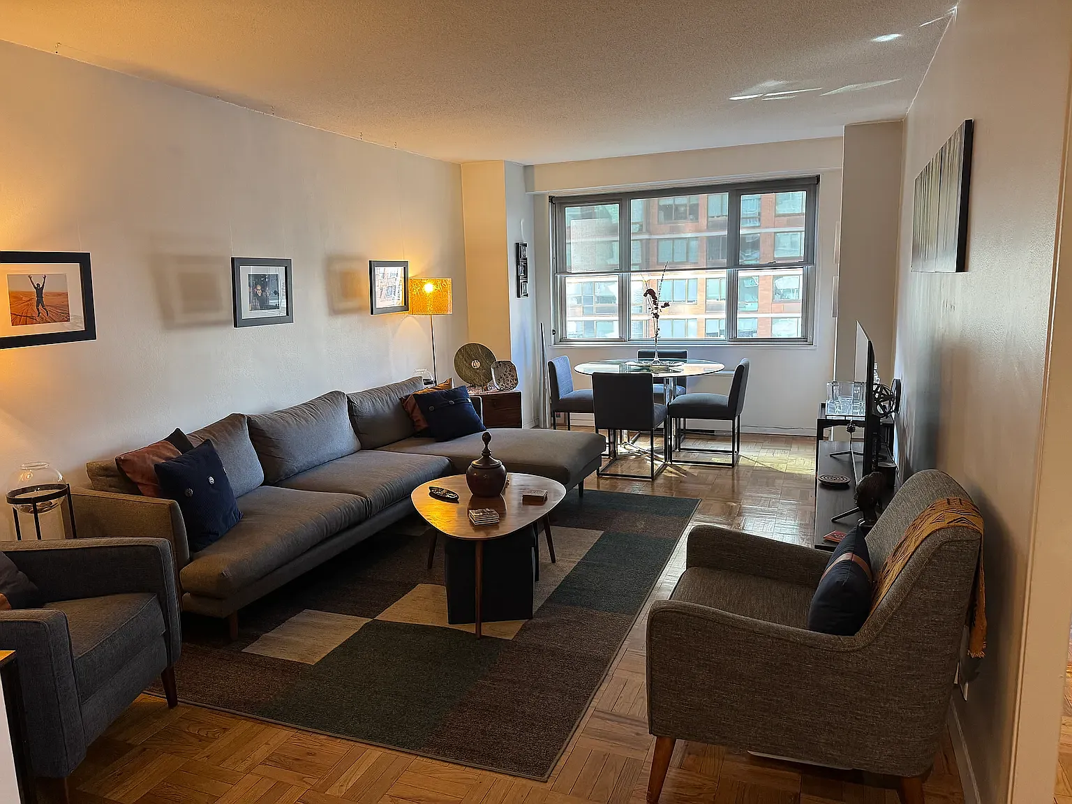300 East 40th Street — Photo 1
