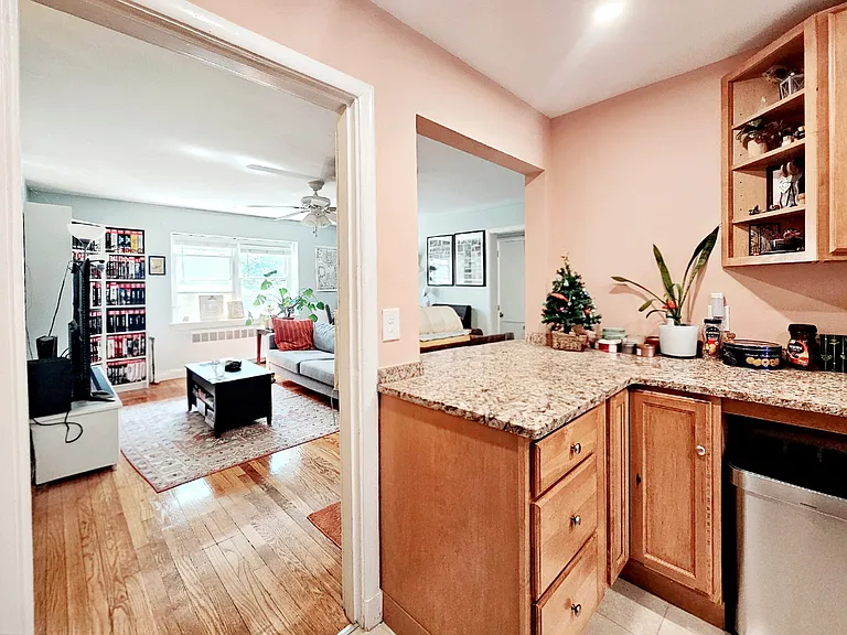 5 Alton Ct #6 — Photo 1