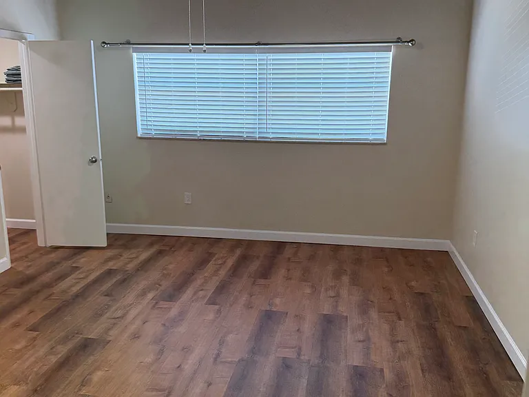 8739 NE 4th Avenue Rd #8739 — Photo 8
