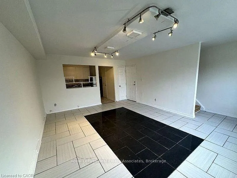 3 bed, $2,300 — Photo 3