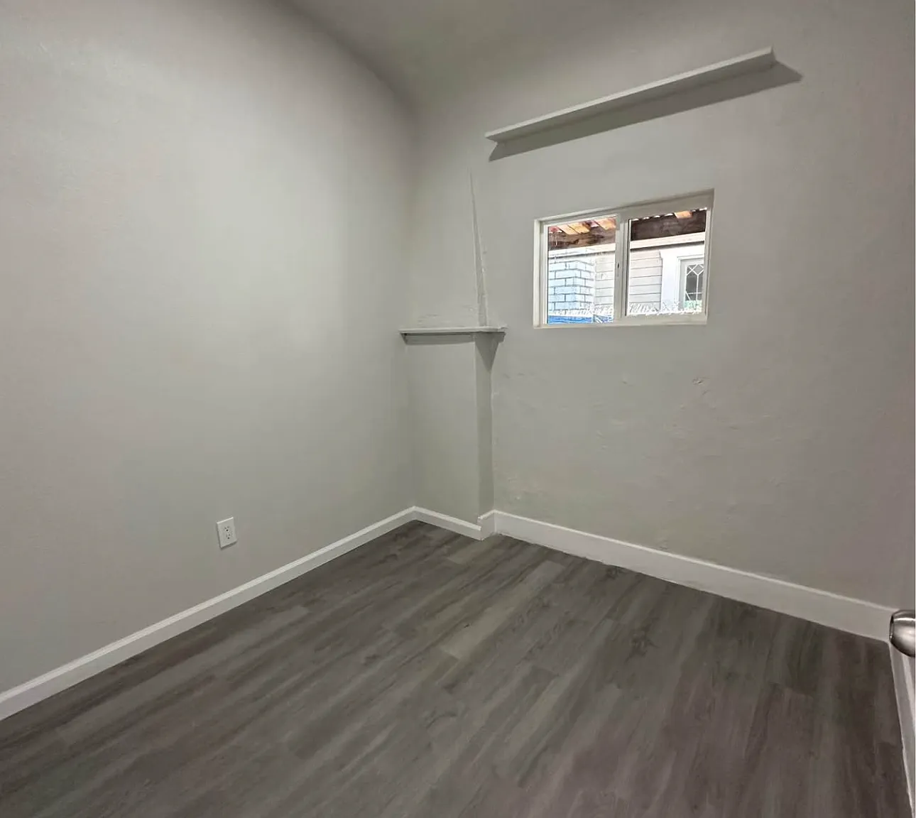 3 bed, 1100 sqft, $3,200 — Photo 2
