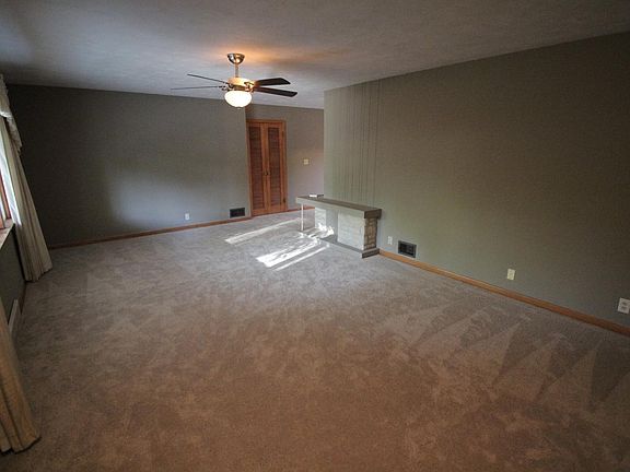 2nd image of 2746 Anderson Dr