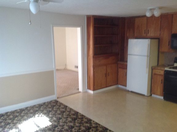4th image of 1031 W Portland St