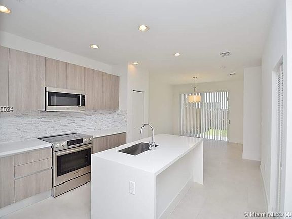 2nd image of 10281 NW 72nd St #00000