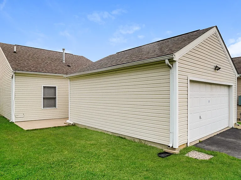 6105 Bristol Ridge Dr — Photo 16