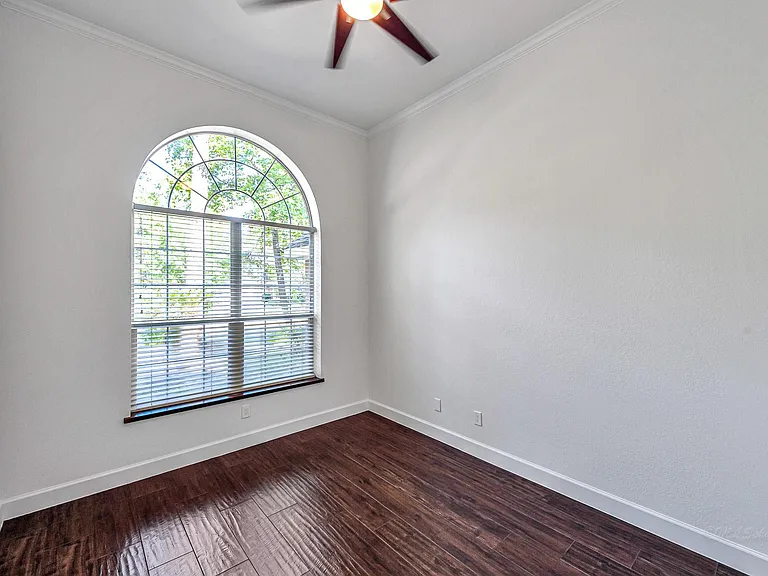 6 Old River Pl — Photo 9