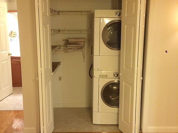 Washer Drier + Storage space
