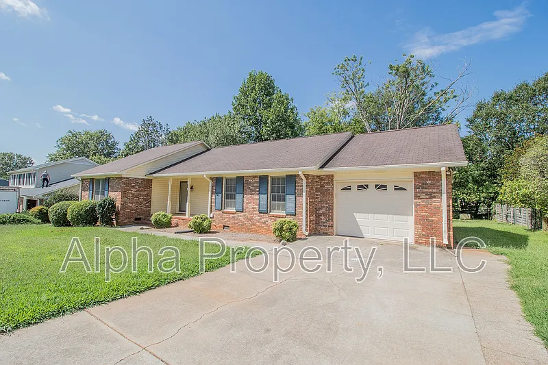 3 bed, 2.0 bath, 1700 sqft, $1,850 — Photo 2