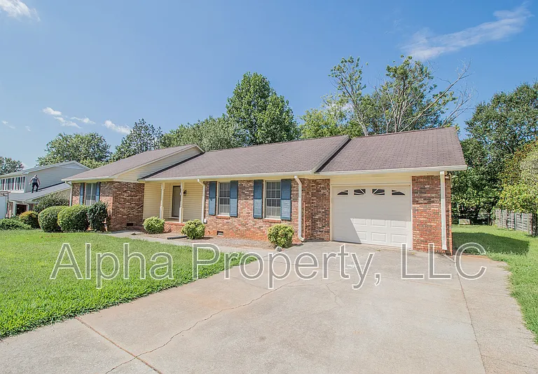 102 Ticonderoga Dr — Photo 2