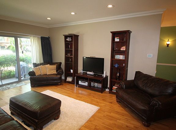 4th image of 401 S Grove Ave #1AA