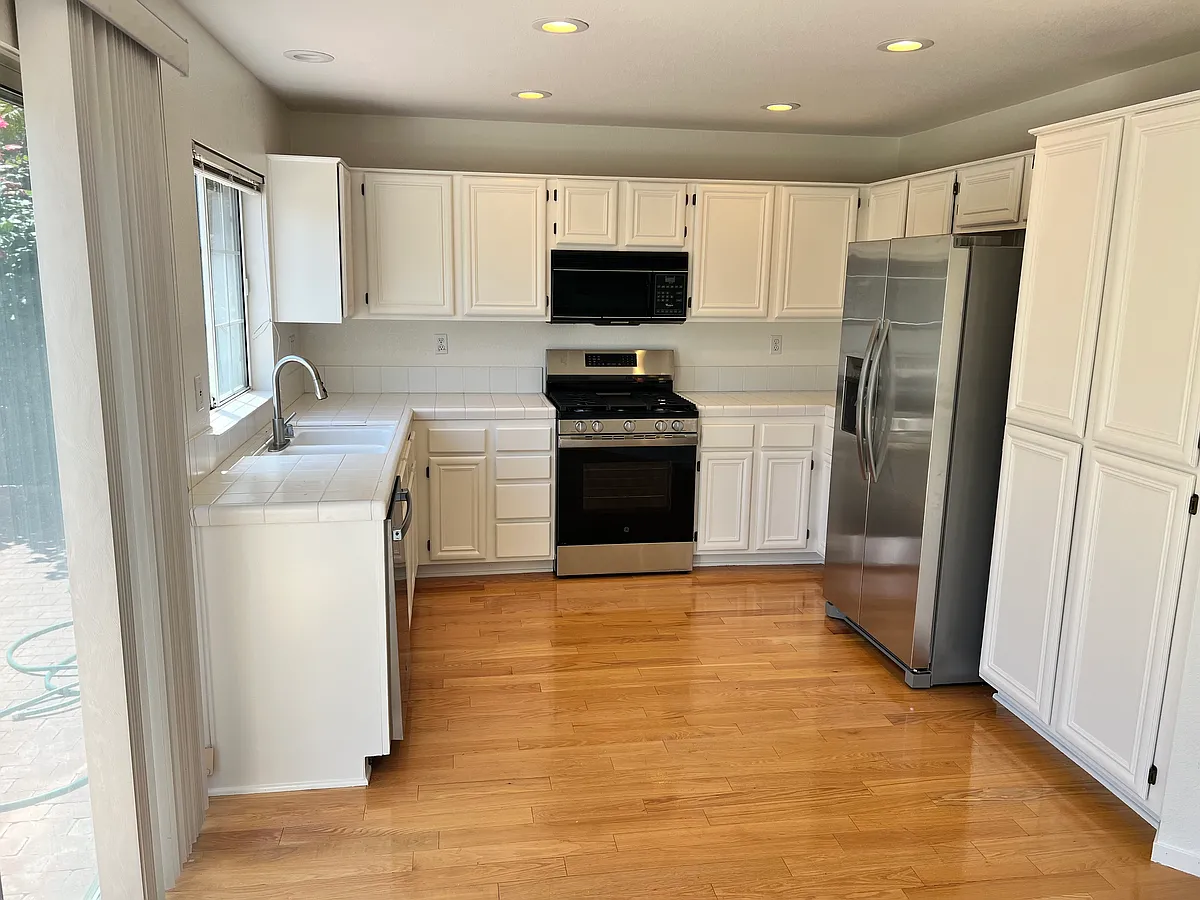 Building Photo - 368 Trenton Cir