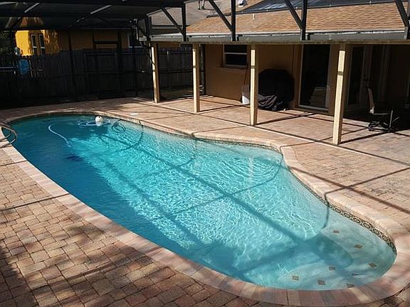 3rd image of 1215 Guinevere Dr