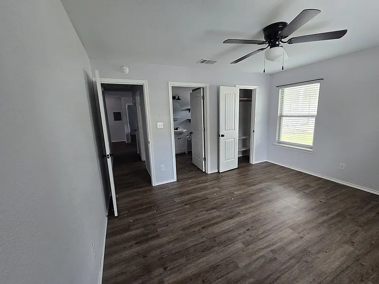 904 Estelle Ave — Photo 3