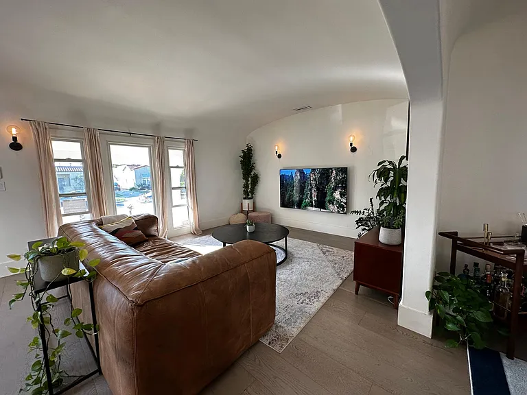 438 N Alta Vista Blvd — Photo 5