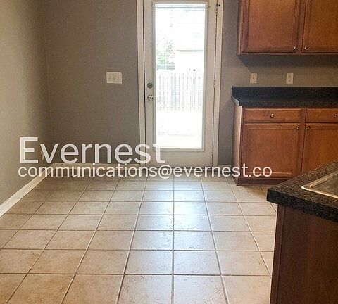 3rd image of 979 Tom Hailey Blvd