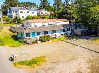 1704 NW 26th St #3, Lincoln City, OR 97367