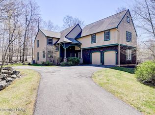 120 Creekside Rd, Canadensis, PA 18323